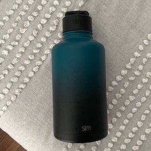 64oz simple modern jug